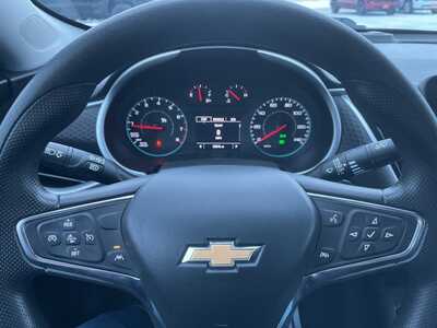 2023 Chevrolet Malibu, $17376. Photo 5
