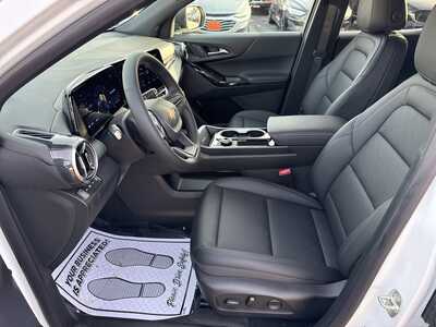 2026 Chevrolet Equinox, $36790. Photo 7