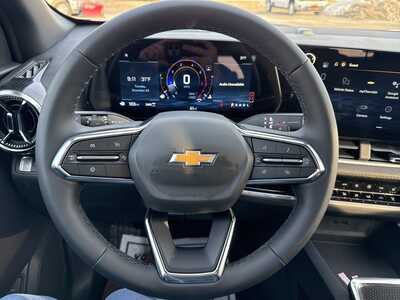 2026 Chevrolet Equinox, $36790. Photo 8