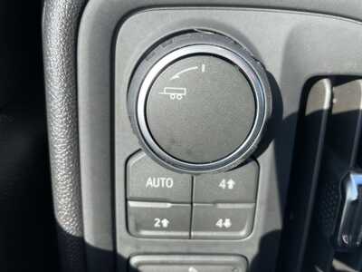 2026 Chevrolet 1500 Crew Cab, $54748. Photo 4