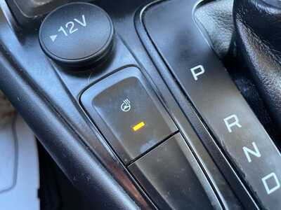 2018 Ford Focus, $9499. Photo 9