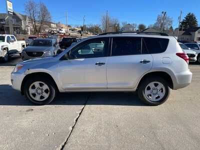 2009 Toyota RAV4, $5626. Photo 2