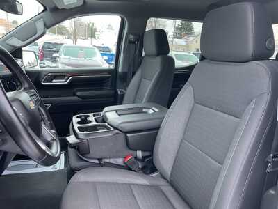 2025 Chevrolet 1500 Crew Cab, $44977. Photo 4