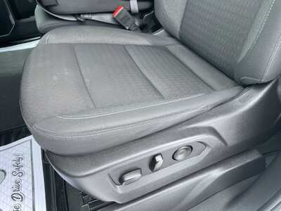 2025 Chevrolet 1500 Crew Cab, $44977. Photo 5