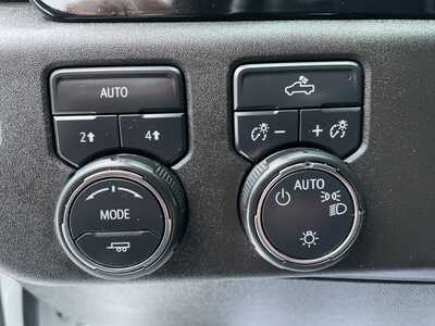 2025 Chevrolet 1500 Crew Cab, $44977. Photo 6