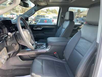 2024 Chevrolet 1500 Crew Cab, $45903. Photo 3