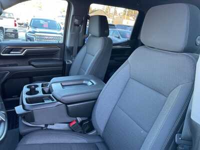 2025 Chevrolet 1500 Crew Cab, $42935. Photo 4