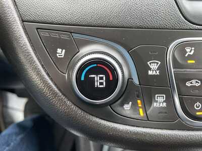 2021 Chevrolet Malibu, $21994. Photo 12