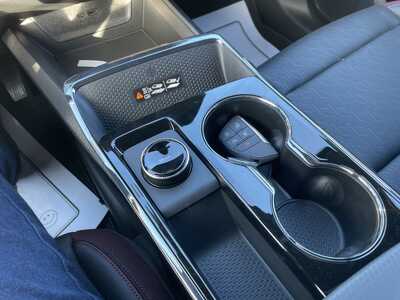 2026 Chevrolet Equinox, $38545. Photo 9