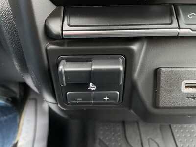 2020 Chevrolet 2500 Crew Cab, $39762. Photo 12