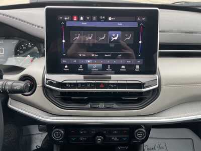 2025 Jeep Compass, $25179. Photo 8