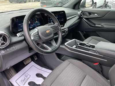 2025 Chevrolet Equinox, $24854. Photo 4