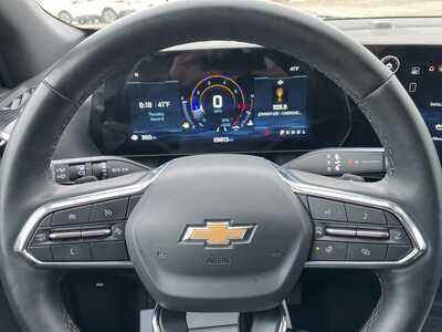 2025 Chevrolet Equinox, $24854. Photo 5