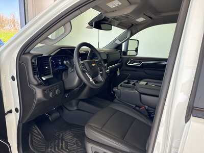 2026 Chevrolet 3500 Crew Cab, $68765. Photo 7