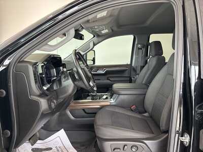 2023 Chevrolet 1500 Crew Cab, $44542. Photo 9