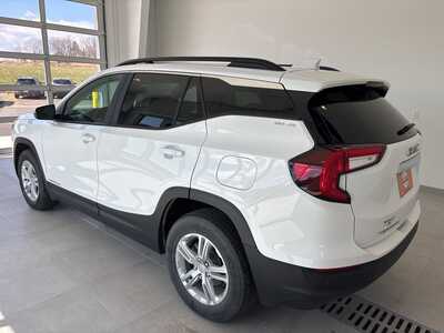 2024 GMC Terrain, $25988. Photo 2