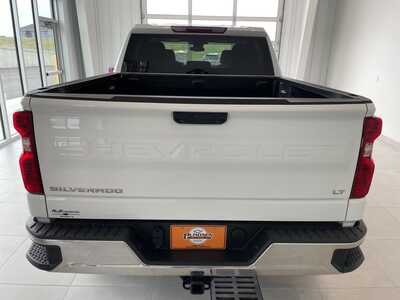 2024 Chevrolet 1500 Crew Cab, $39899. Photo 3