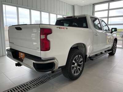 2024 Chevrolet 1500 Crew Cab, $39899. Photo 5