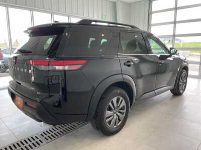 2025 Nissan Pathfinder, $31944. Photo 5