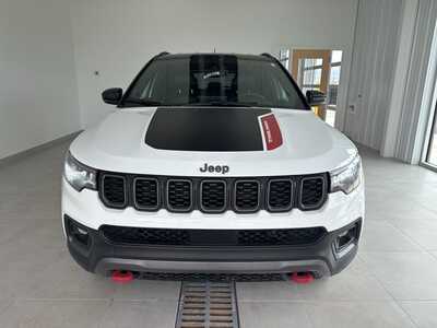 2025 Jeep Compass, $25979. Photo 2