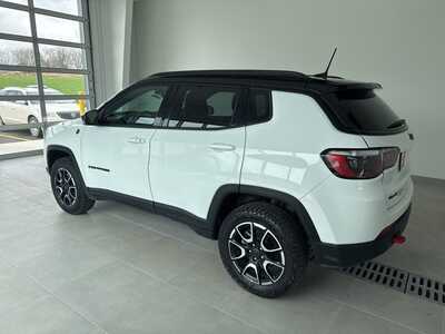 2025 Jeep Compass, $25979. Photo 6