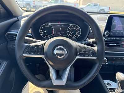 2025 Nissan Altima, $21899. Photo 9