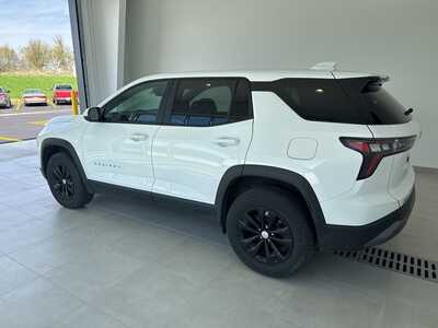 2025 Chevrolet Equinox, $26199. Photo 6