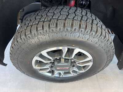 2023 GMC 2500 Crew Cab, $57998. Photo 8