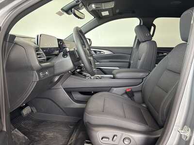 2026 Chevrolet Traverse, $46840. Photo 8