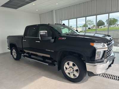 2022 Chevrolet 2500 Crew Cab, $52755. Photo 3