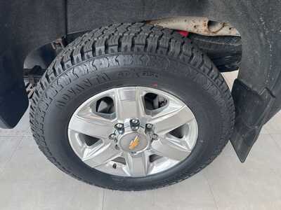 2022 Chevrolet 2500 Crew Cab, $52755. Photo 7