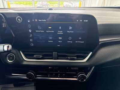 2025 Chevrolet Equinox, $27888. Photo 10
