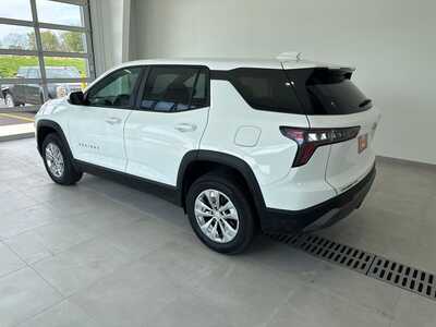 2025 Chevrolet Equinox, $27888. Photo 6