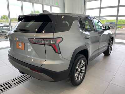 2025 Chevrolet Equinox, $29528. Photo 6