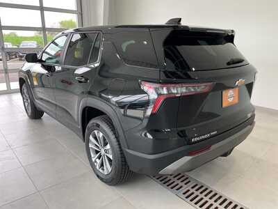 2025 Chevrolet Equinox, $29288. Photo 2