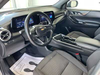 2025 Chevrolet Equinox, $27999. Photo 9