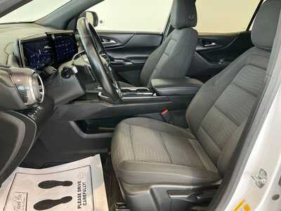 2025 Chevrolet Equinox, $28599. Photo 10
