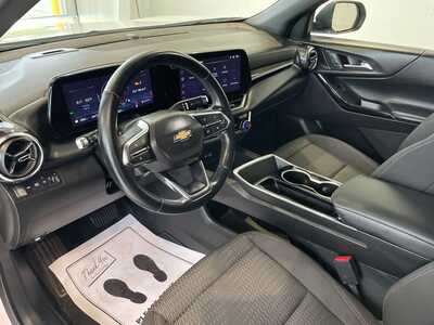 2025 Chevrolet Equinox, $28599. Photo 11