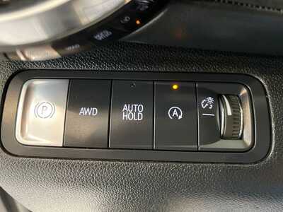 2025 Chevrolet Equinox, $28599. Photo 12