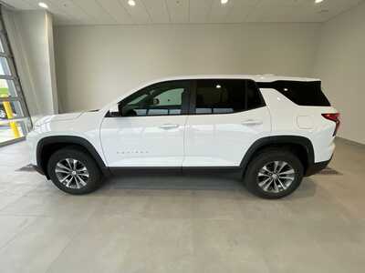 2025 Chevrolet Equinox, $28599. Photo 2