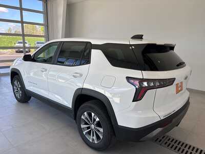 2025 Chevrolet Equinox, $28631. Photo 2