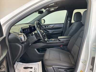 2025 Chevrolet Equinox, $28631. Photo 8