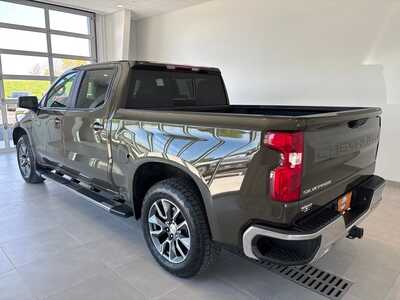 2023 Chevrolet 1500 Crew Cab, $38422. Photo 2