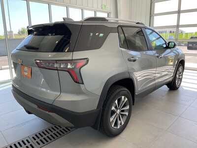2026 Chevrolet Equinox, $38085. Photo 5