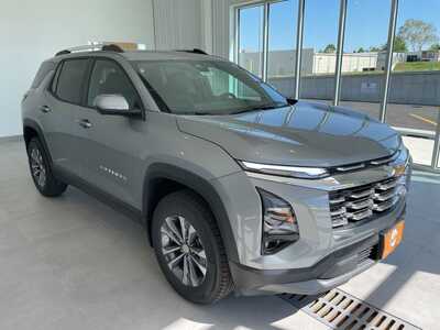 2026 Chevrolet Equinox, $38085. Photo 6