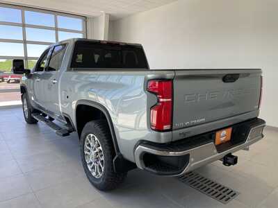 2026 Chevrolet 2500 Crew Cab, $86000. Photo 2