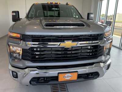 2026 Chevrolet 2500 Crew Cab, $77885. Photo 10