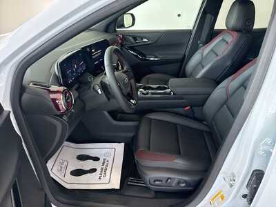 2026 Chevrolet Equinox, $40485. Photo 8