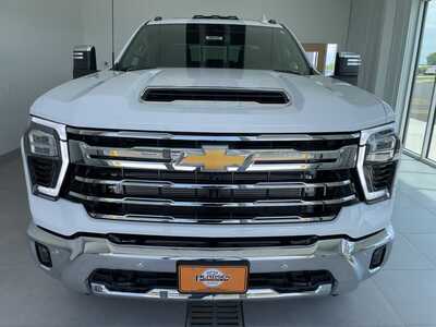 2026 Chevrolet 2500 Crew Cab, $85825. Photo 10