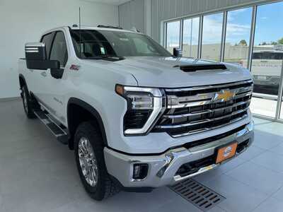 2026 Chevrolet 2500 Crew Cab, $85825. Photo 9